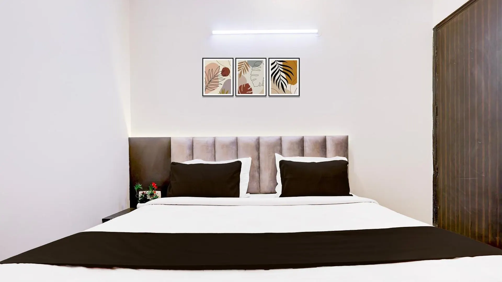 Super Hotel O Rangpuri Mahipalpur New Delhi India